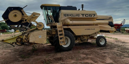 Colheitadeira New Holland Tc 57 Ano 2003