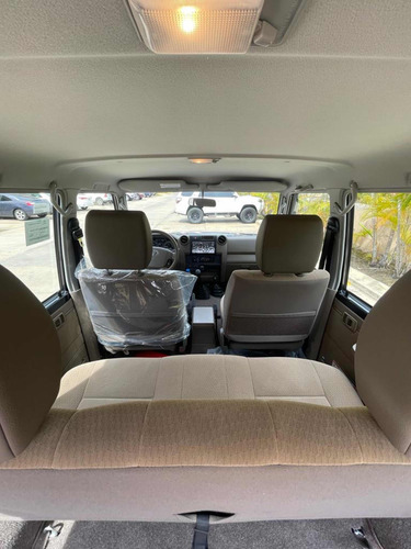 Imagen 10 de 13 de Toyota Land Cruiser Machito