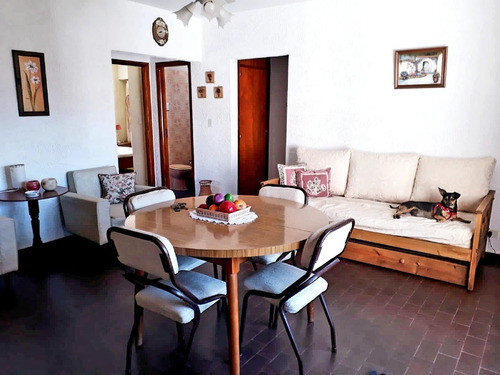 Imagen 2 de 9 de Venta Departamento Dos Dormitorios En Villa Gesell Av.3 Y 140
