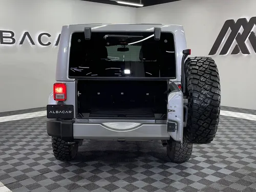 Jeep Wrangler 3.8 V6 Unlimited Sahara JK 4x4 At