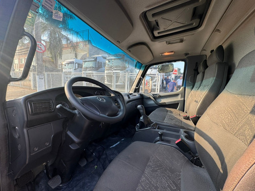 Mercedes Benz Accelo 1016 4x2 C/ Baú Furgão - Manual