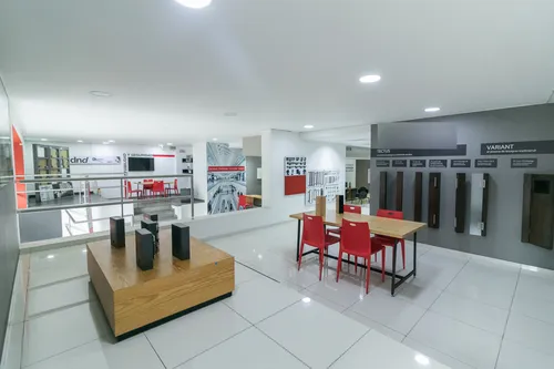 Local En Arriendo/venta En Chico Norte Ii. Cod V1103006