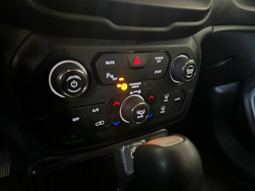 Jeep Renegade 1.8 16V FLEX LONGITUDE 4P AUTOMÁTICO