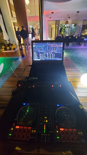 Servicio Dj Sonido E Iluminación. Disc Jockey