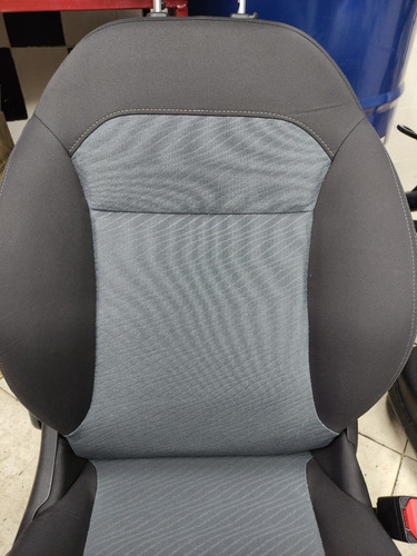 Imagen 7 de 10 de Limpieza De Tapizados E Interior De Autos + Lavado Con Cera