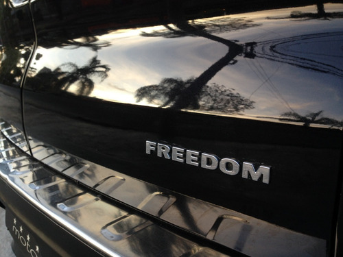 Imagem 11 de 21 de Fiat Toro 1.8 Flex Freedom Automática 2019