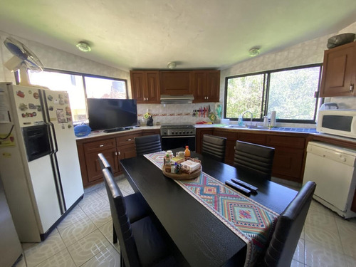 Casa En Venta En Tlalpan, Amplia,iluminada Y Con Jardín