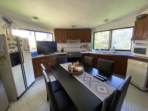 Casa En Venta En Tlalpan, Amplia,iluminada Y Con Jardín