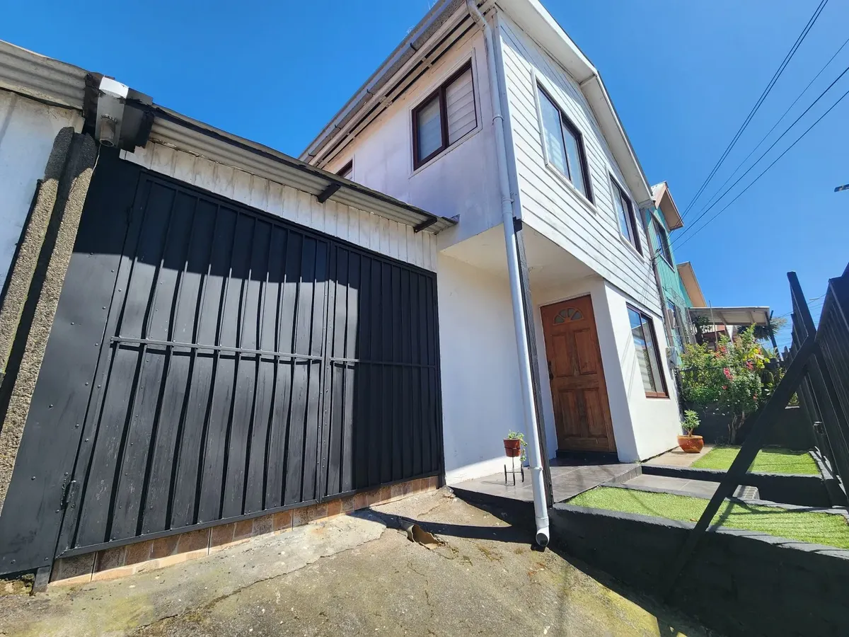 Imagen 2 de 16 de Amplia Casa 2 Niveles, Villa San Juan, Concepción.
