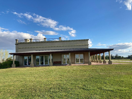Hermoso Lote En Barrio En Etapa I De Comercialización, Con Inmejorable Ubicación , En Zona Rural Y D