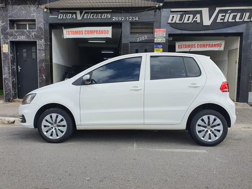 Imagem 2 de 12 de Volkswagen Fox Trendline 1.0