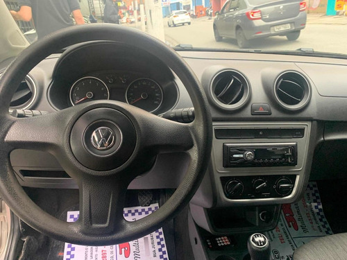Imagem 10 de 11 de Volkswagen Voyage 2013 1.6 Vht Total Flex 4p