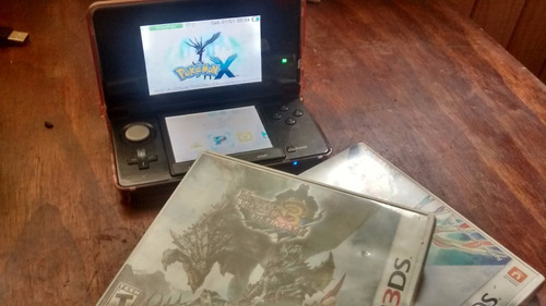 Nintendo 3ds + Pokemon X + Monster Hunter 3 Ultimate