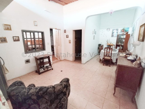 Amplia Casa En Venta Ubicada En Calle Tranquila Y Segura De El Paraíso Cabudare,gabriela C