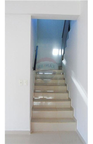 Vendo Dúplex A Estrenar En El Barrio San Pedro, A Minutos Del Centro De Encarnación: 3 Habitaciones Y 2 Baños.