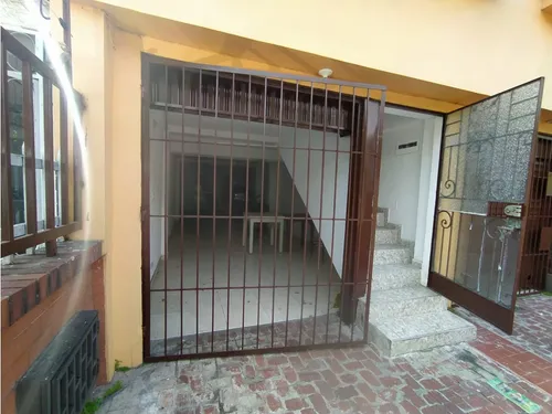 Venta De Casa Trifamiliar Y Local En La Merced, Norte De Cali 3208.