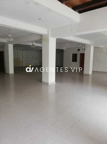 Imagen 10 de 25 de Se Vende Local Comercial Centro Profesional Anibal Dominicci