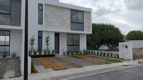Imagen 2 de 30 de En Venta Casa En Juriquilla San Isidro, 3 Recamras, 2.5 Baño