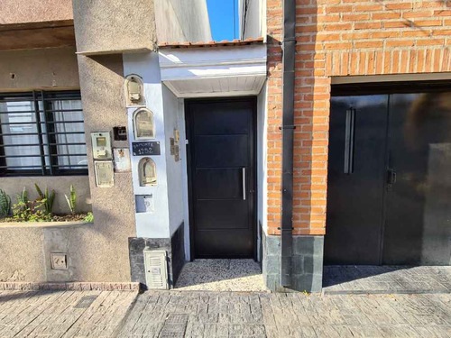 Departamento Tipo Casa En Venta En Lanus Este