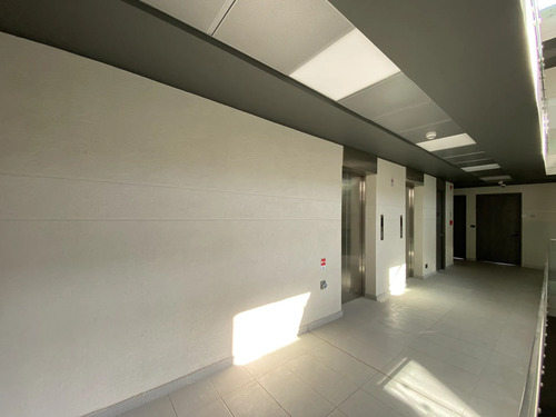 Oficina Bcenter Consistorial  Incluye   Est Y Bod Sub