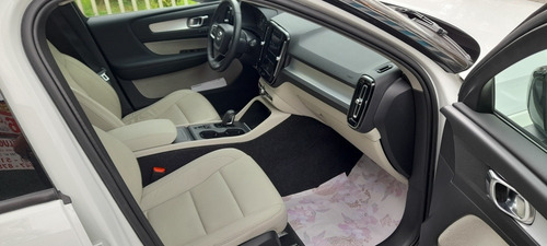 Volvo Xc40 T5 Momentum Automatica Branca 2018 Leilao