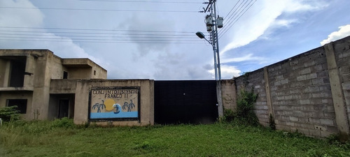 Imagen 3 de 17 de Terreno Con Estructura Para Complejo Habitacional Recreacional 80% Terminado