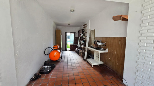 Casa Venta Cuatro Habitaciones Parque Piscina Castelar Norte