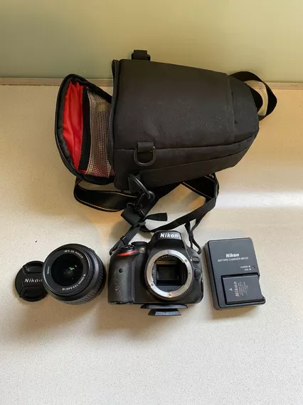 Cámara Nikon D5100 + Lente 18-55mm + Bolso 10.000 Disparos