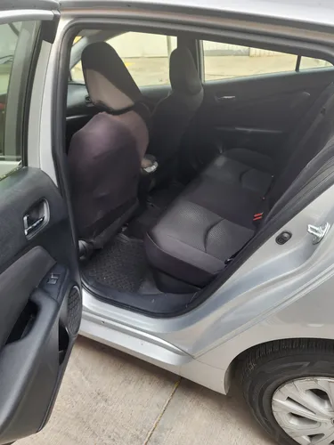 Toyota Prius 1.8 Base Cvt
