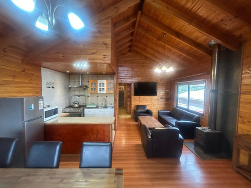 Se Vende Amplia Y Comoda Casa En Pichilemu Buena Ubicacion