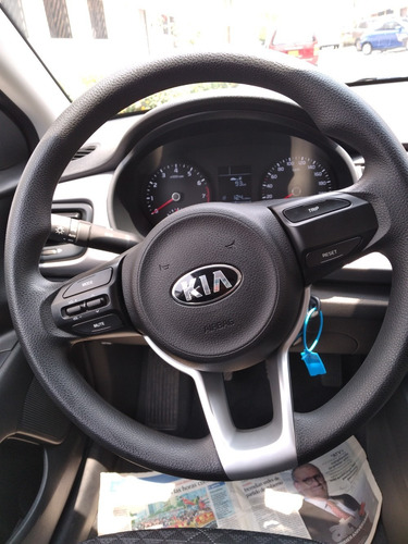 Auto Kia Rio Plata 2018 - $ 12100 Dolares A Tratar