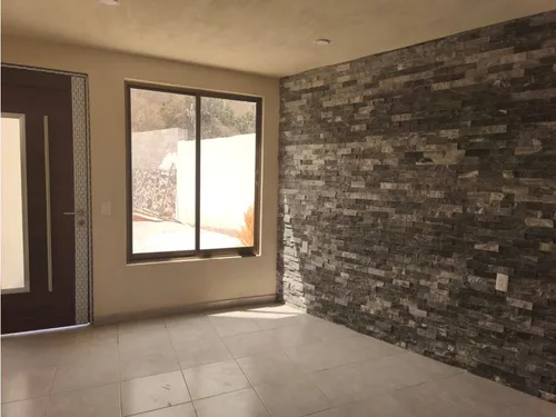 Casa De 3 Recamaras Un Balcon, Modelo Sirconia, En Col Exquitlan