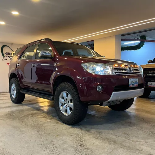 Toyota Fortuner 2011 Roja *hd*