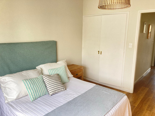 Penthouse Con Parrillero En Pocitos A 1 Cuadra De Rambla