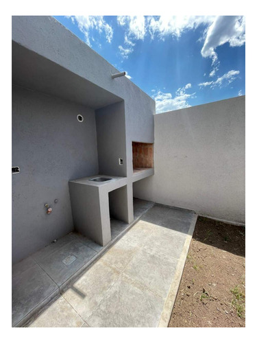 Imagen 9 de 15 de Alquilo Duplex En Housing Dos Dormitorios B° Lomas Del Chateau