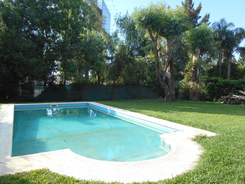 Chalet En Venta En Barrio Cerrado