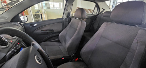 Volkswagen Voyage 1.6 Highline 101cv