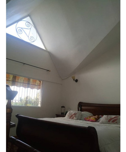 Casa En Venta Con Anexo En La Suiza San Antonio De Los Altos