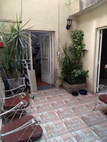 Imagen 2 de 7 de Casa De Pasillo A Reciclar , Excelente Ubicacion