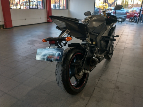Yamaha R6