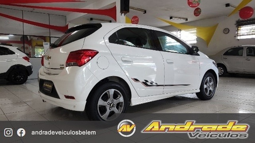 Imagem 4 de 12 de Chevrolet Onix Effect 1.4
