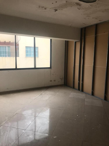 Local Comercial En Alquiler En Gazcue 