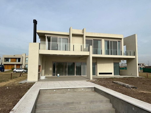 Imagen 9 de 13 de Espectacular Casa De Categoria A Estrenar En Terralagos