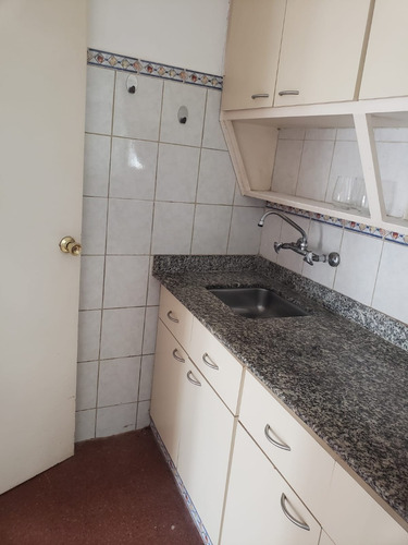 Imagen 12 de 15 de Apartamento 2 Dormitorios Con Azotea Exclusiva, Cordón, Ideal Renta, Muy Luminoso, Pronto Para Entrar.