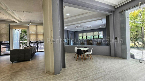En Venta Impresionante Casa Ubicada En La Urbanización La Floresta 24-27529