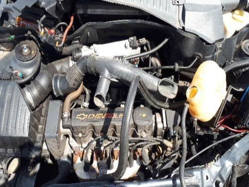 Imagem 7 de 10 de Sucata Corsa Hatch 2005 1.0 A Gasolina - Motor Câmbio Peças