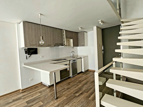 Vende Triplex En Providencia, Excelente Inversión