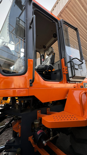 Cargador Frontal Sobre Ruedas Doosan Develon Sd200