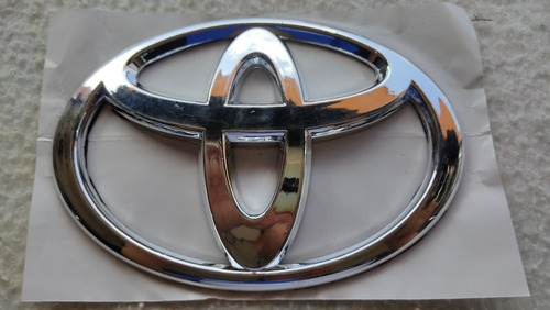 Emblema Logo Toyota Hilux Parrilla Cromada Total 17x11,5 Cm
