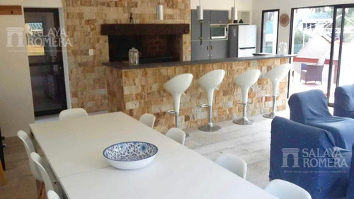 Imagen 7 de 9 de Alquiler Temporal Casa - 4 Dormitorios 4 Baños Con Pileta - Punta Del Este - Ref: 4408324